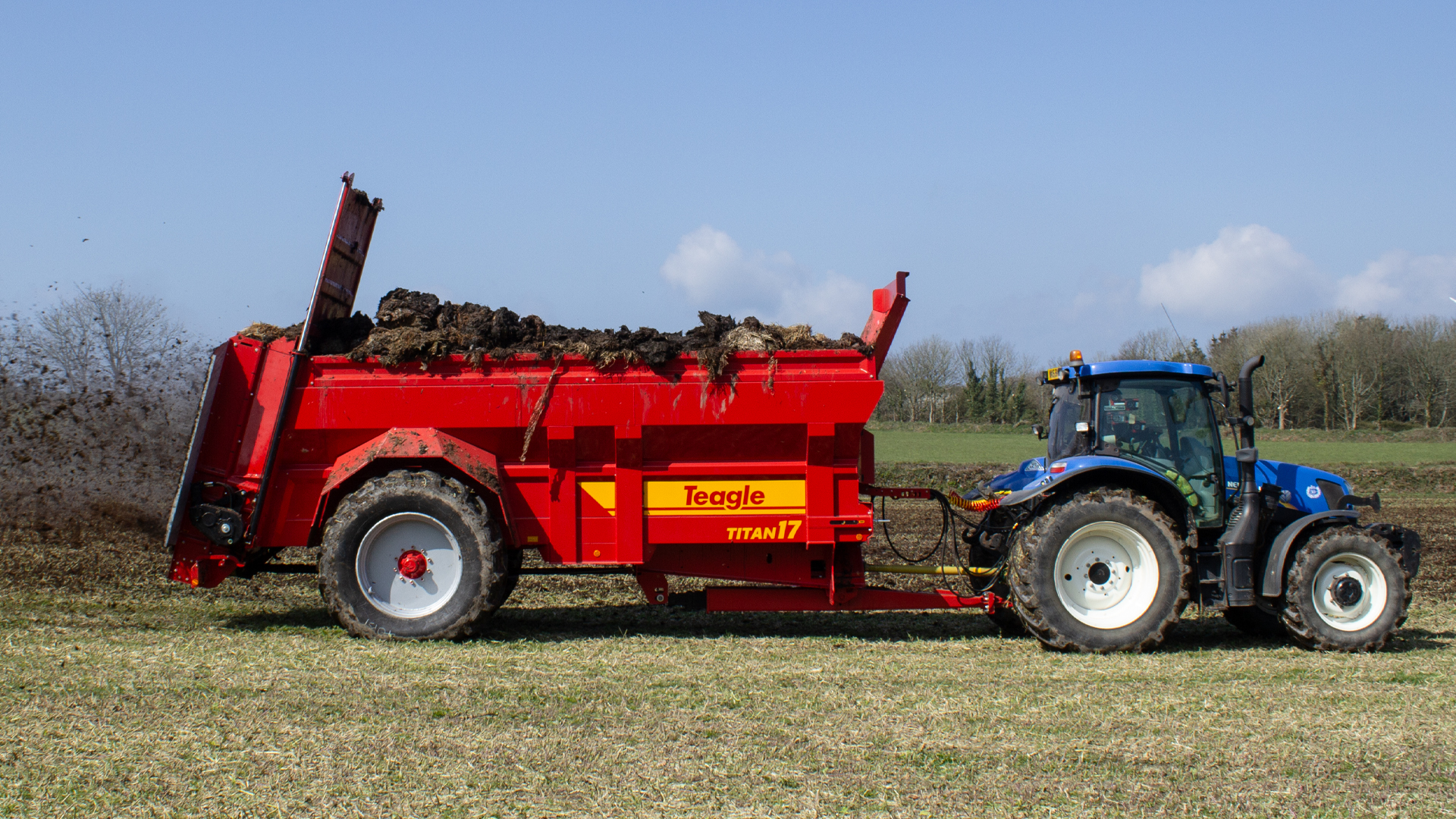 Titan Pro Muck spreaders