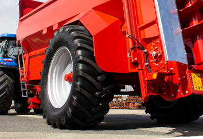 OPTION : 580/70 R38 Wheels & Tires