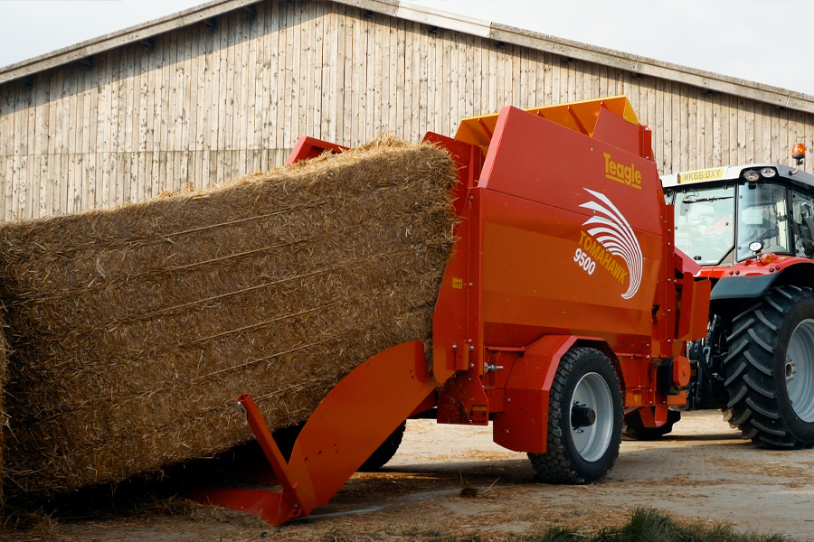 Tomahawk 9500 - Loading bales