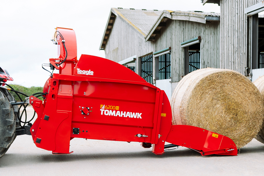 6200H with round bale